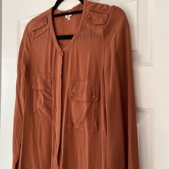 Aritzia blouse, 100% silk button up - Picture 2 of 4